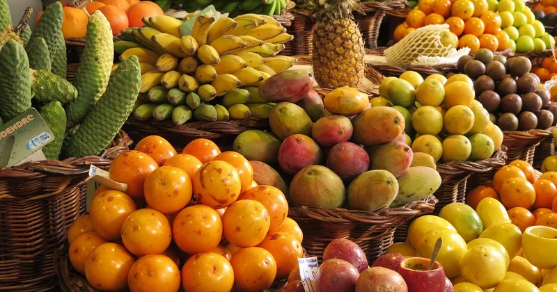 Die Königsklasse: Banane, Ananas und Papaya