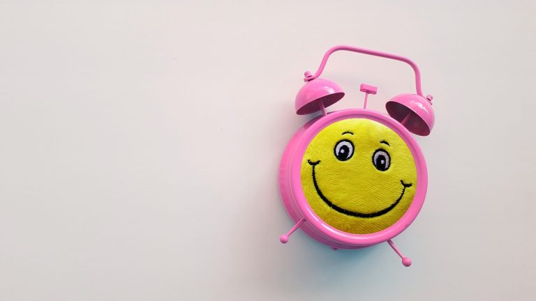 die chipkrise hat erhebliche auswirkungen auf die globale wirtschaft, da unternehmen schwierigkeiten haben, essentielle komponenten f&uuml;r ihre produkte zu beschaffen. erfahren sie mehr &uuml;ber die ursachen, die auswirkungen auf verschiedene branchen und m&ouml;gliche l&ouml;sungen in der sich st&auml;ndig ver&auml;ndernden technologie-landschaft.